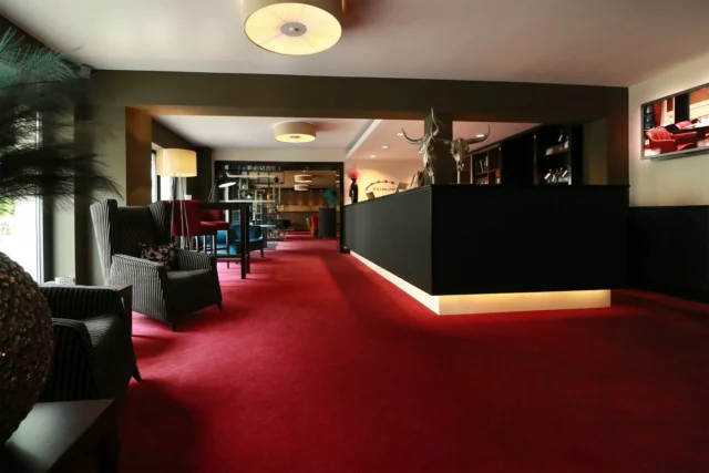 Herzlich willkommen ❤️ Wir haben schon den roten Teppich für Euch ausgebreitet! 

#hotellobby #hotelhaverkamp #herzlichwillkommen #rezeption #roterteppich #hotel #interiordesign #hoteldesign #lobby #feelwelcome #viersternesuperior #bremerhaven #herzlichegastfreundschaft