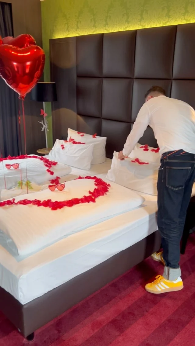 #chefsache 

Auf diesem Wege noch einmal alles Liebe an unser tolles Brautpaar! ❤️ 

#hotelhaverkamp #penthouse #dekorieren #chefsache #hochzeit #haverkampsuites #bremerhaven #heiraten #herzlichegastfreundschaft #viersternesuperior #hotel #eventlocation #martinseiffert