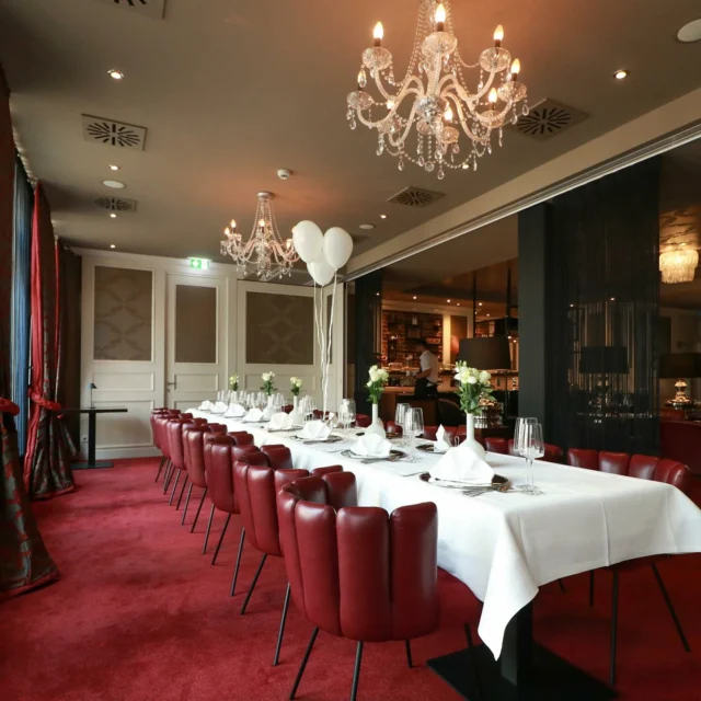 Feiern im (Lieblings)Restaurant WEINROT❤️‍🔥 

Das WEINROT lässt keine Wünsche offen: Mischt Euch unter die Gäste oder reserviert einfach einen Veranstaltungsraum oder gleich das gesamte Restaurant für Eure Feier.

#restaurantweinrot #hotelhaverkamp #restaurant #feiern #eventlocation #bremerhaven #herzlichegastfreundschaft #party #hochzeit #standesamtlichehochzeit #theplaceto