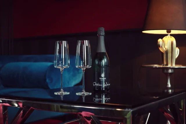 Donnerstag ist das Vorspiel zum Wochenende!
 
Diesen Sekt gibt es nur bei uns: VORSPIEL Sekt I extra dry I 0,75 l
Location: Penthouse | HAVERKAMP SUITES 

#vorspiel #sekt #hotelhaverkamp #sparklingwine #penthouse #haverkampsuites #cheers #herzlichegastfreundschaft #bremerhaven #theplacetobe