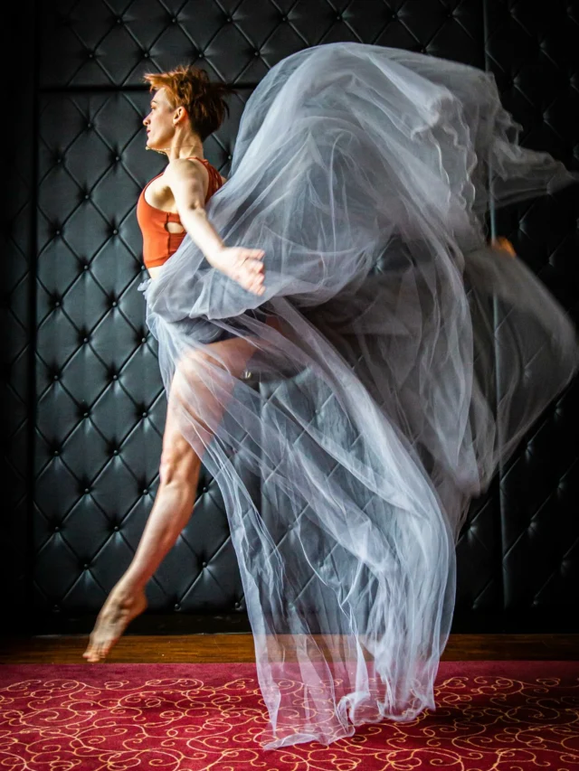 „What if I fall? Oh, my darling, what if you fly?“ 
Erin Hanson
 
Mit diesem zauberhaften Bild von Lydia @lime_art_movement fotografiert von Jörn von Hassel @joernvonhassel wünschen wir Euch ein schönes Wochenende!
 
Location: Veranstaltungsraum BIBLIOTHEK

#fly #hotelhaverkamp #photoshoot #photography #dancer #dancelife #hotel #eventlocation #bremerhaven #bibliothek #kreativ #creativecoop #theplacetobe